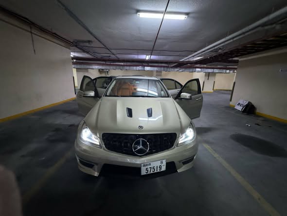 مرسيدس c300 2011 - صورة 1