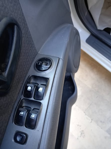 هيونداي لافتا 2008 - صورة 5