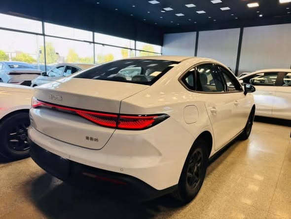 BYD SEL05 2025 - صورة 3