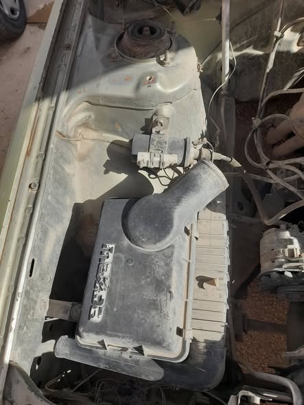 مازدا ٩٢٩ 1983 - صورة 4