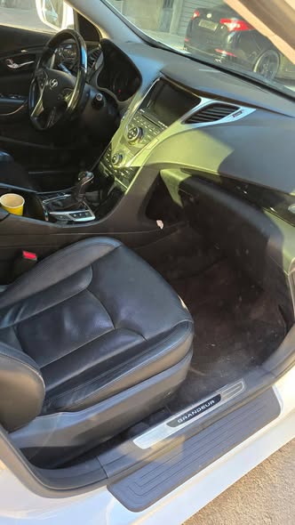 هيونداي ازيراا 2012 - صورة 5