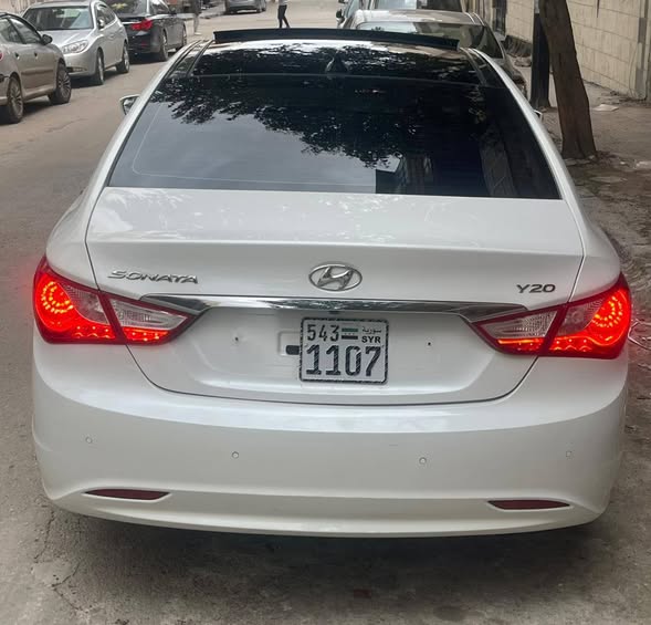 هيونداي سوناتا 2011 - صورة 2
