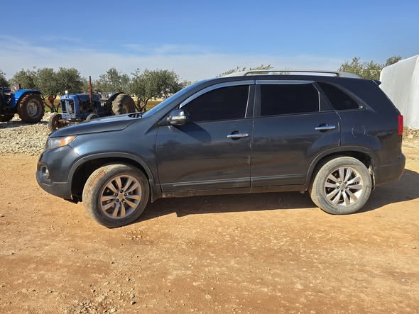 كيا سيرنتو 2011 - صورة 3