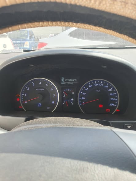 هيونداي إلنترا 2011 - صورة 5