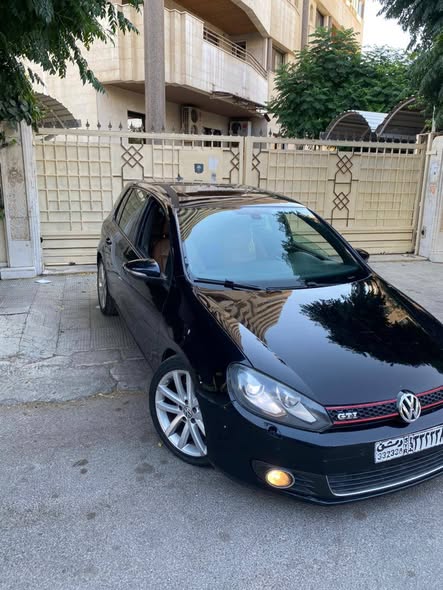 فولكس فاجن جولف 2011 - صورة 1