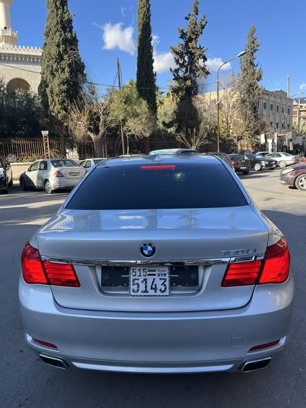 bmw 750 2012 - صورة 2