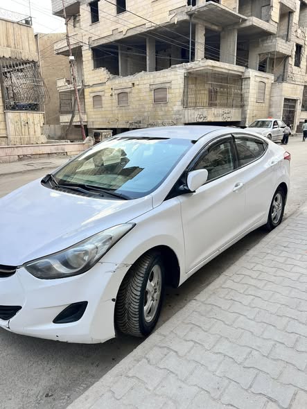 هيونداي أفانتي 2012 - صورة 3