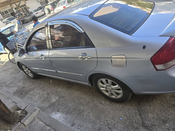 كيا سيراتو 2007 - صورة 5