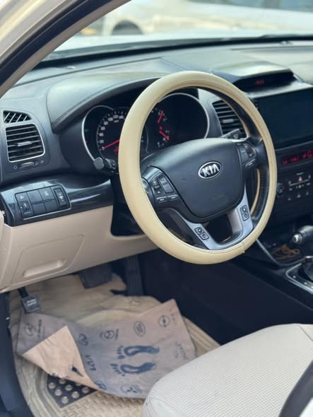 كيا سورانتو 2013 - صورة 2