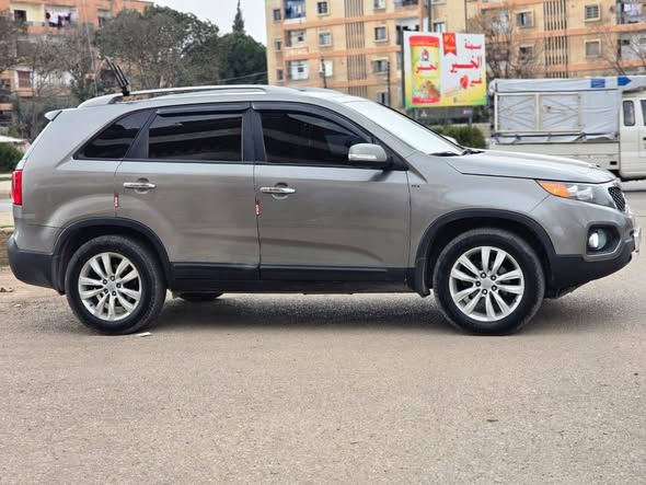 كيا سورينتو 2010 - صورة 1