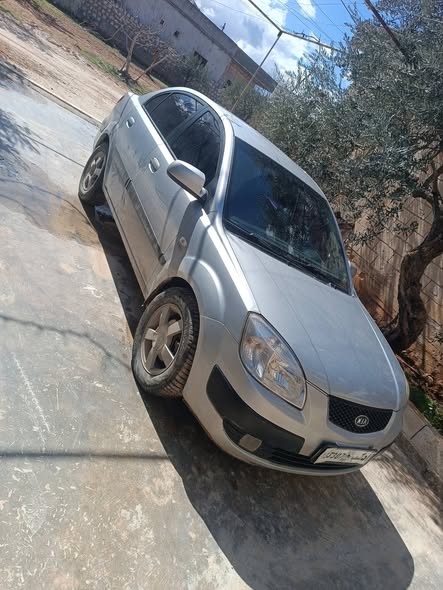 كيا ريو 2005 - صورة 1