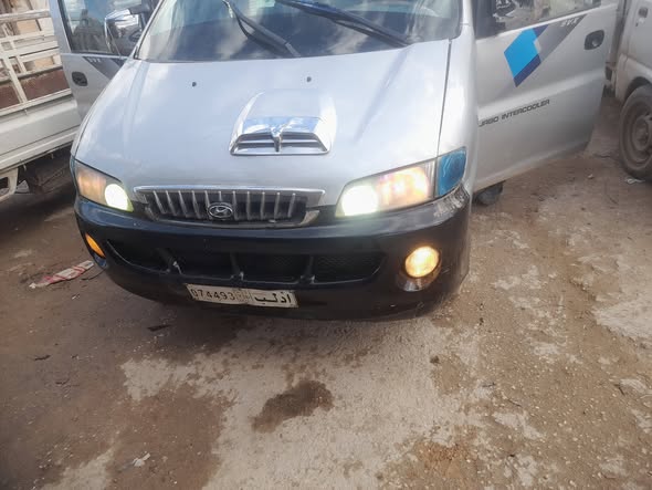 هيونداي ستاريكس 2004 - صورة 1