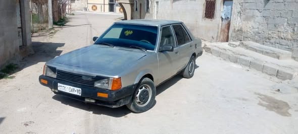 مازدا ٣٢٣ 1982 - صورة 2