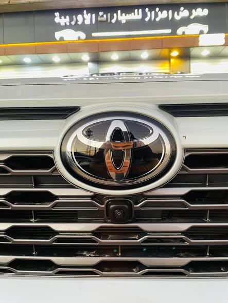 تويوتا راف فور 2025 - صورة 3