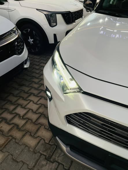 تويوتا راف فور 2025 - صورة 4