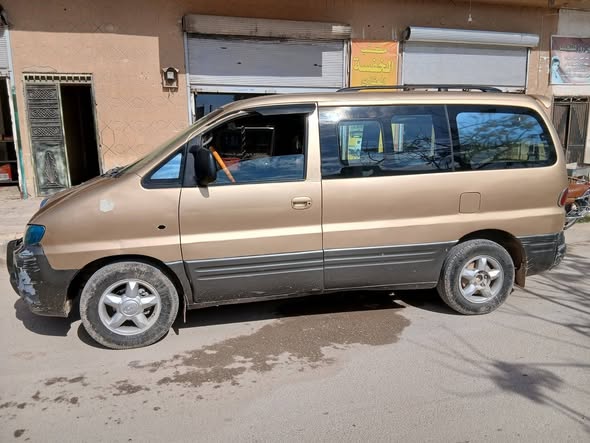 هيونداي H-1 2002 - صورة 4