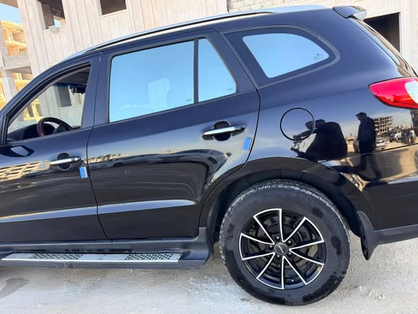 هيونداي سانتافي 2011 - صورة 4