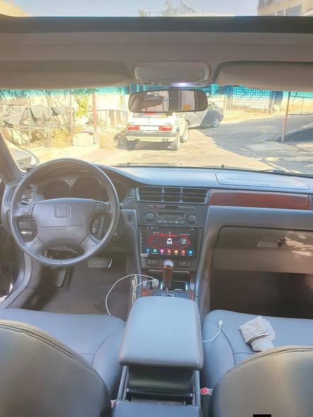 هوندا لوجند 1999 - صورة 5