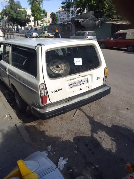 فولفو 244 1979 - صورة 3