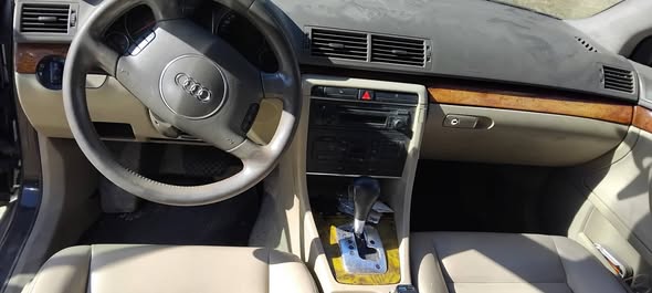 أودي A4 2002 - صورة 4