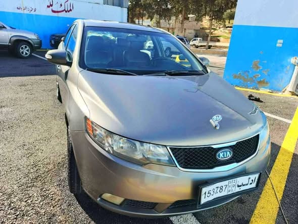 كيا فورتي 2010 - صورة 2