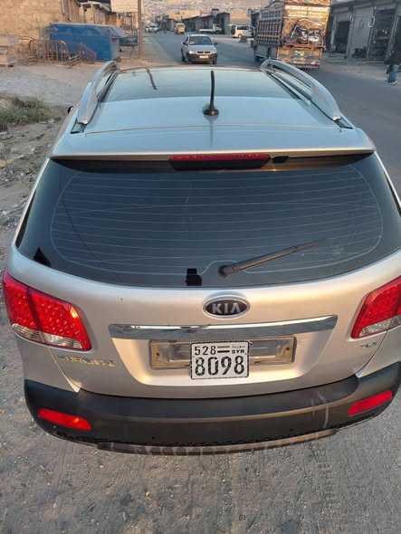 كيا سيرنتو 2011 - صورة 4