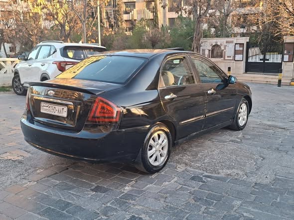 كيا سيراتو 2007 - صورة 4