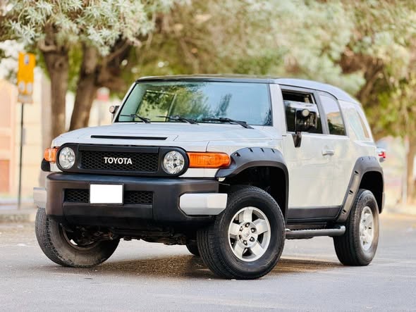 تويوتا FJ كروزر 2009 - صورة 1