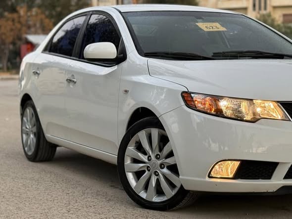 كيا فورتي 2011 - صورة 2