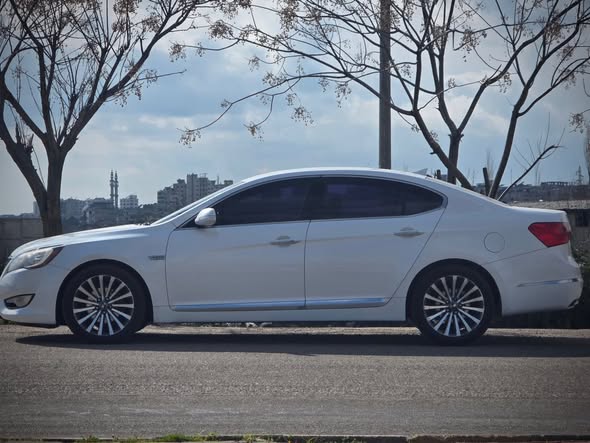 kia k7 2011 - صورة 3