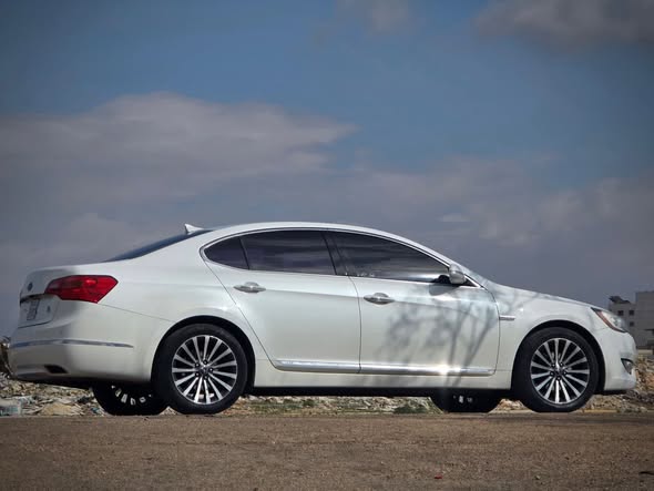 kia k7 2011 - صورة 4