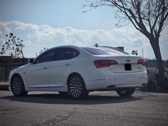 kia k7 2011 - صورة 5