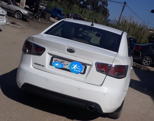 كيا فورتي 2010 - صورة 2