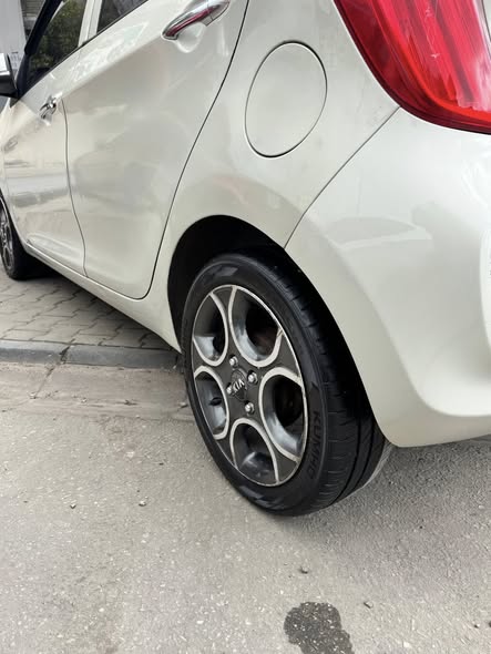 كيا مورنك 2012 - صورة 2