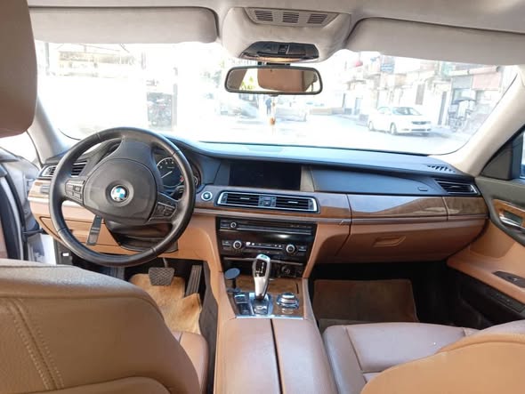 BMW 730 2012 - صورة 5