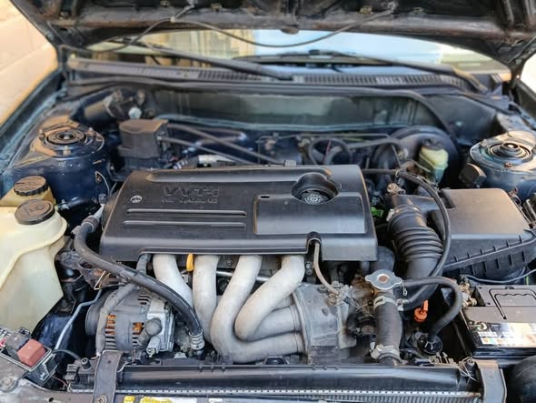 تويوتا كورولا 2001 - صورة 4