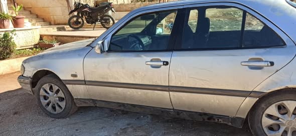 مرسيدس اي 220 2000 - صورة 3