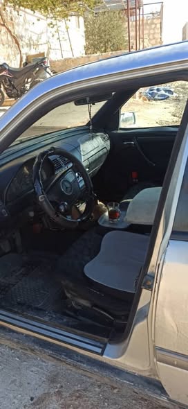 مرسيدس اي 220 2000 - صورة 4