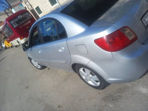 كيا ريو 2009 - صورة 5