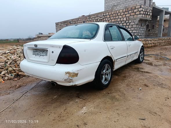 هيونداي سوناتا 1998 - صورة 2