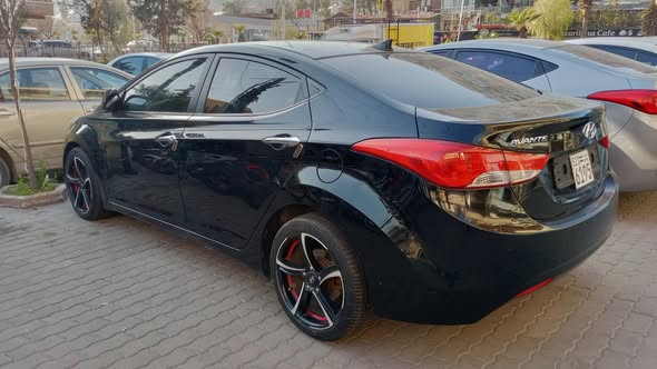 هيونداي أفانتي 2012 - صورة 2