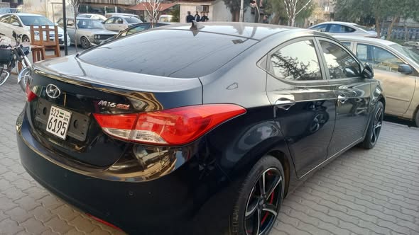 هيونداي أفانتي 2012 - صورة 4