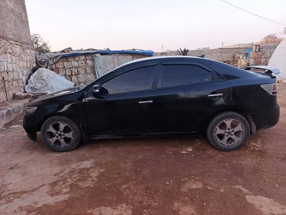 كيا فورتي 2010 - صورة 3