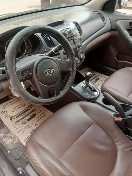 كيا فورتي 2010 - صورة 5