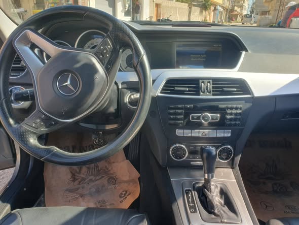 مرسيدس C220 2012 - صورة 4
