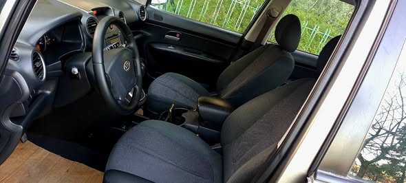 كيا كارينز 2009 - صورة 5