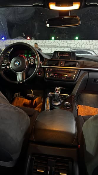 بي إم دبليو 320i 2015 - صورة 2