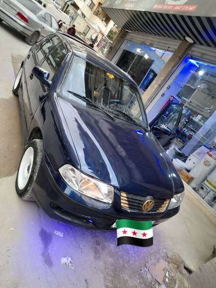 فولكس فاجن غولف 2005 - صورة 1