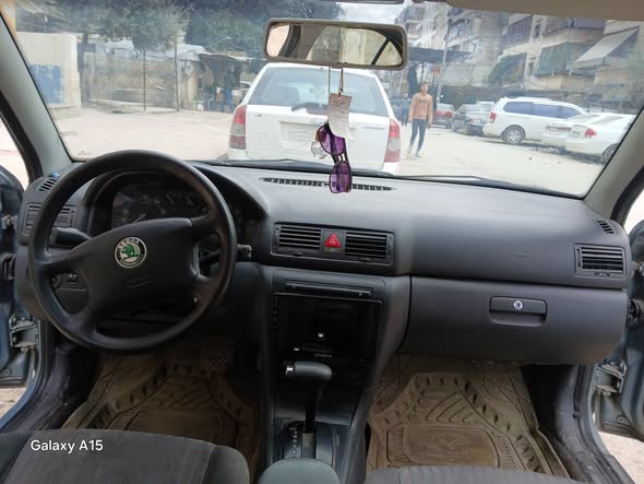 سكودا اوكتافيا 2002 - صورة 5