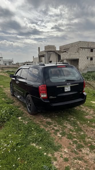 كيا جراند كرنفال 2011 - صورة 4